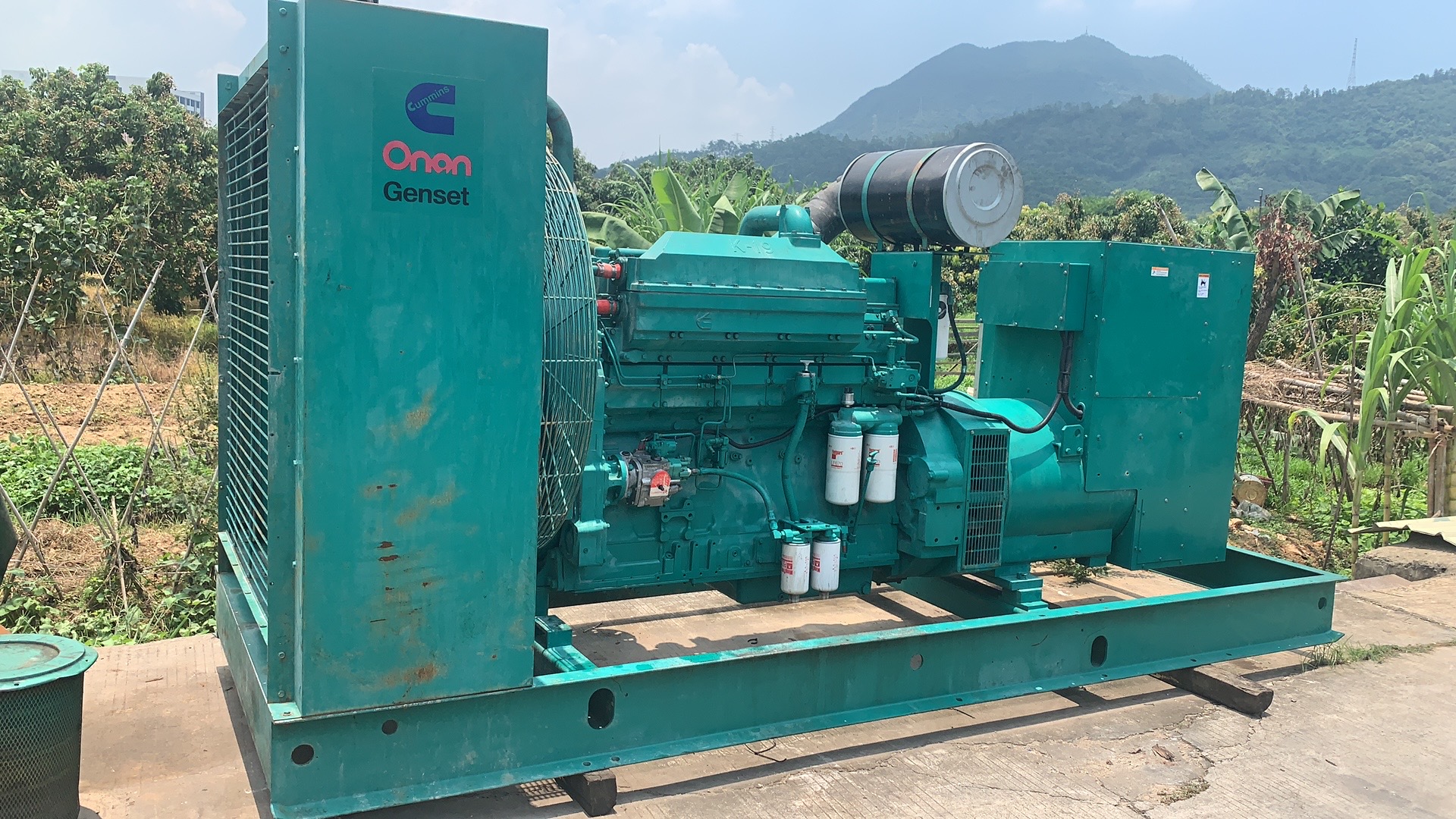 購(gòu)買工業(yè)柴油發(fā)電機(jī)組時(shí)需要考慮哪些因素呢？有什么技巧可挑選到最合適的機(jī)組？